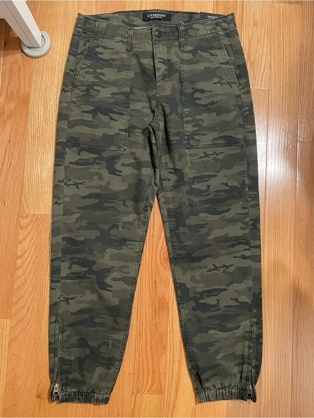 New Liverpool Los Angeles Cropped Camp Joggers Size 10